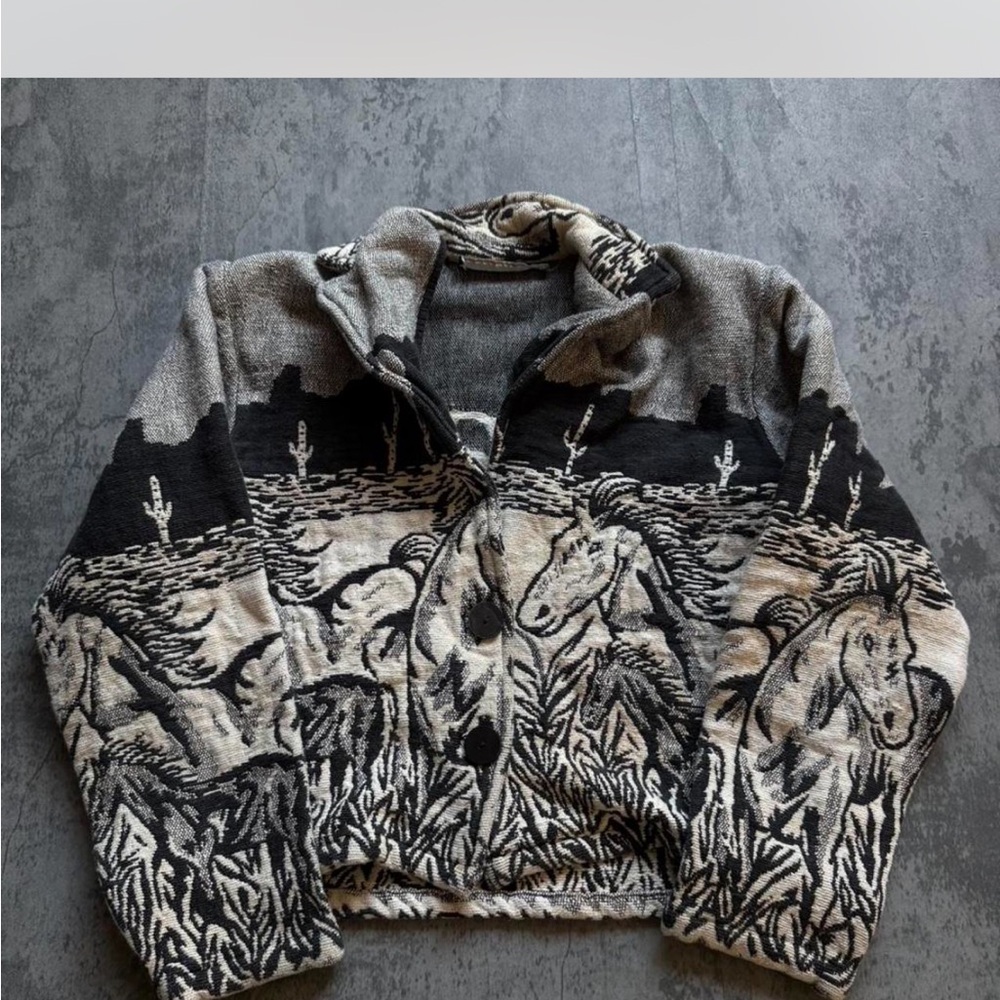 ✨sold✨ Women's Black and White Sweater with Horse Design